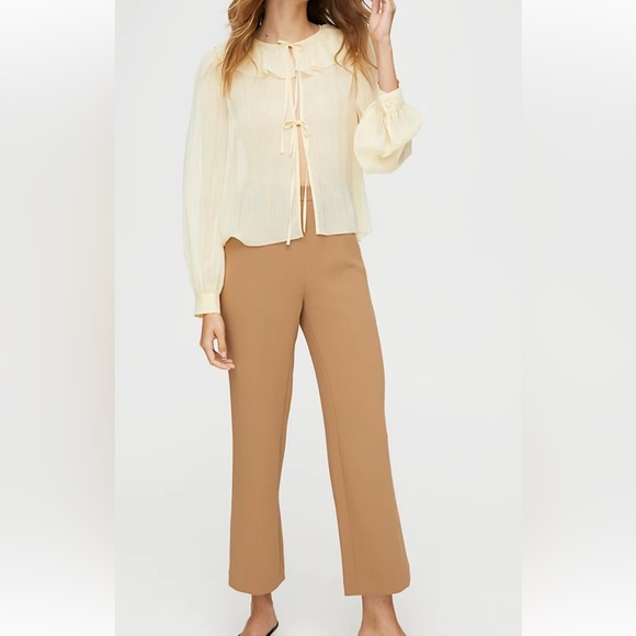 Kick flare Aritzia pants - Picture 3 of 3